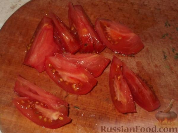 Яичница с патиссонами и помидорами