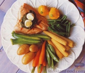 Весенние овощи с лососем