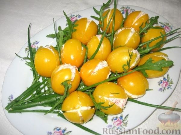Закуска из помидоров "Желтые тюльпаны"