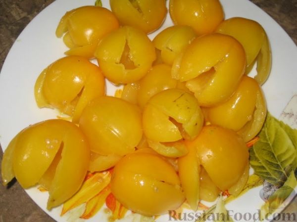 Закуска из помидоров "Желтые тюльпаны"